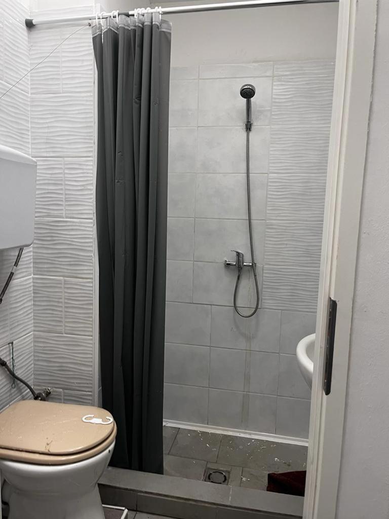 Fantomas*** N3 City Center Apartments 2 Bedroom + Living Room Apartment Сомбатели Екстериор снимка